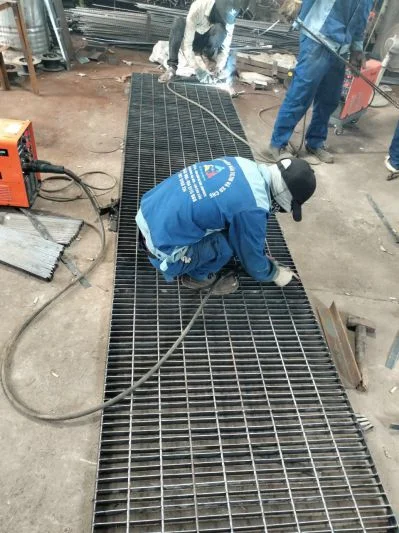 Nắp(Vỉ) Mương Grating Mạ Kẽm 14 Nắp(Vỉ) Mương Grating Mạ Kẽm